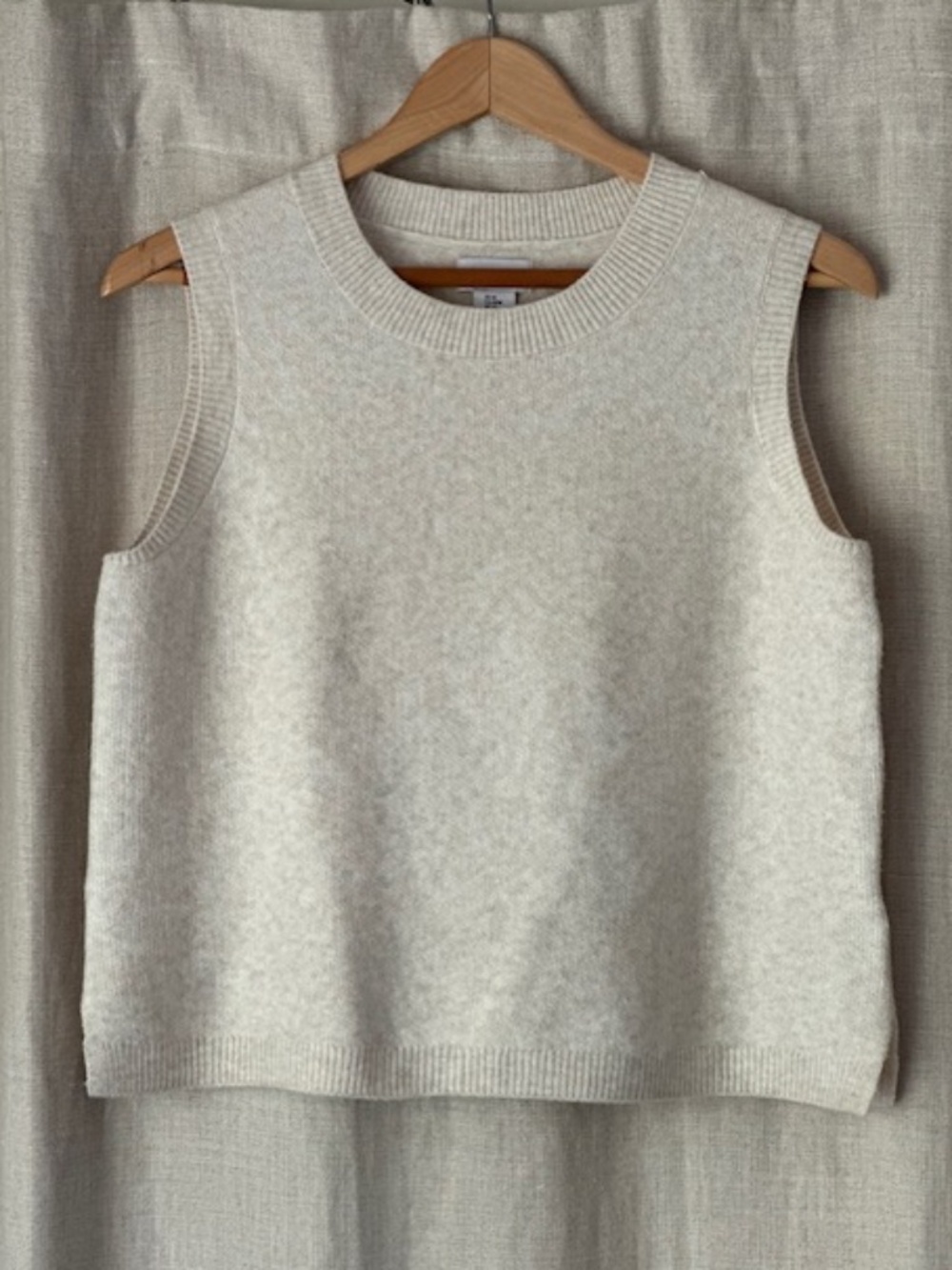 Beautiful heathered off white vest.